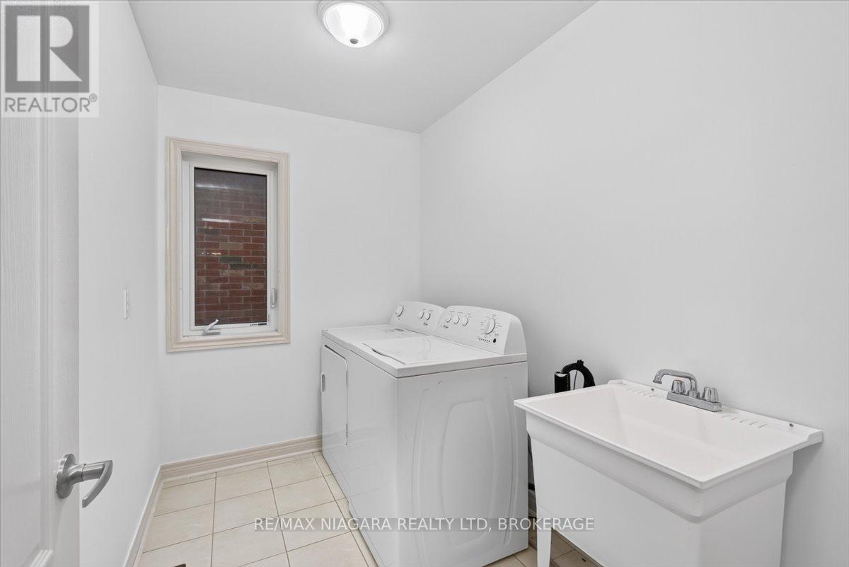 12 Fred Fisher Crescent, St. Catharines, Ontario  L2P 0A9 - Photo 32 - X13729098