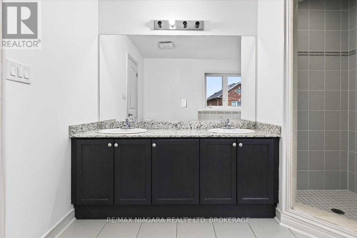 12 Fred Fisher Crescent, St. Catharines, Ontario  L2P 0A9 - Photo 34 - X13729098