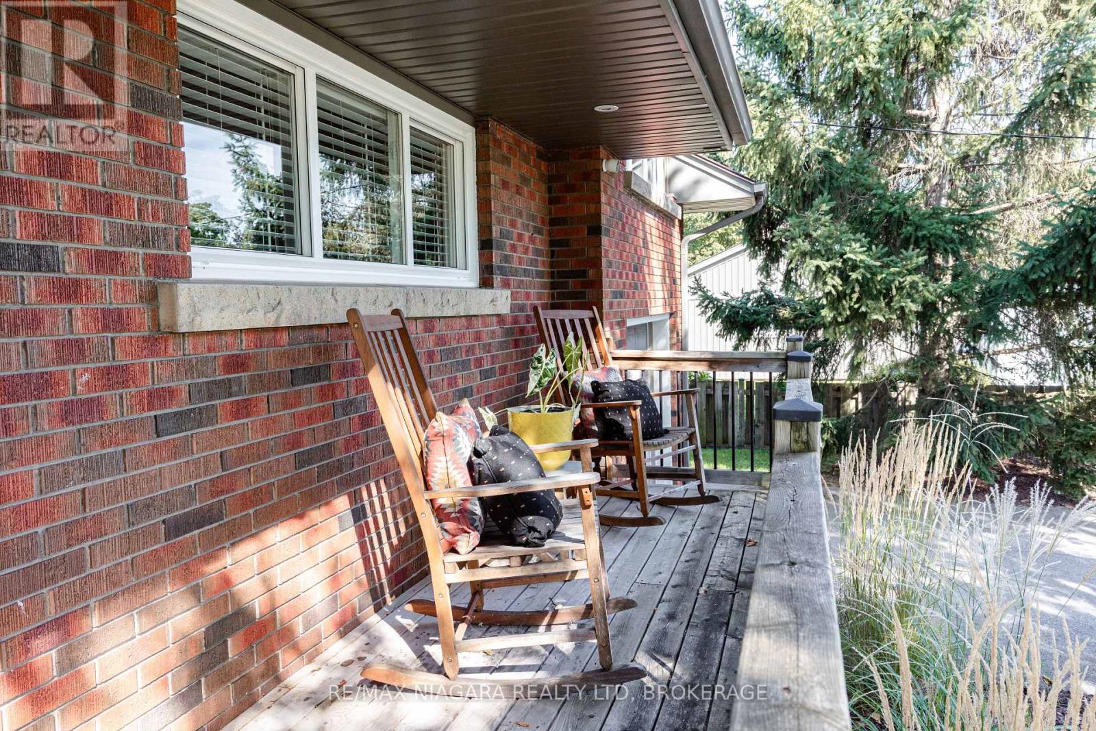 9 Youngblut Avenue, St. Catharines, Ontario  L2N 1M9 - Photo 3 - X13730064