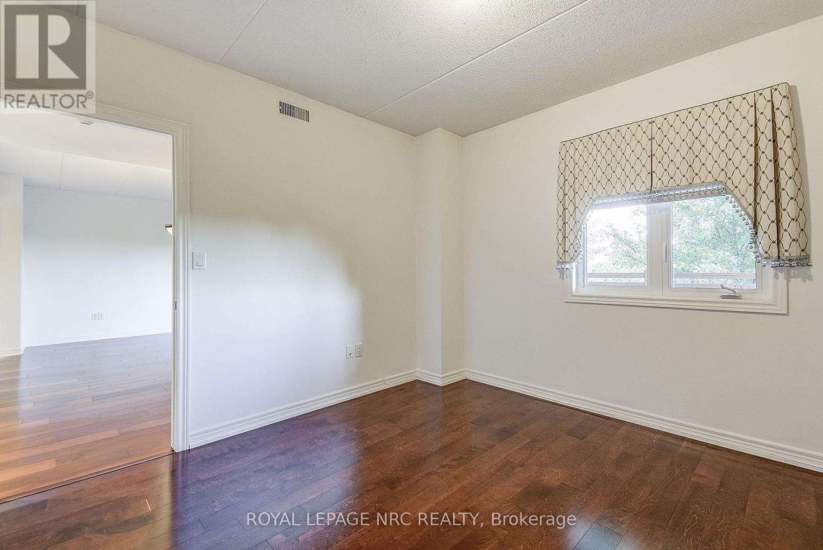 202 - 678 Line 2 Road, Niagara-On-The-Lake, Ontario  L0S 1J0 - Photo 17 - X13730232
