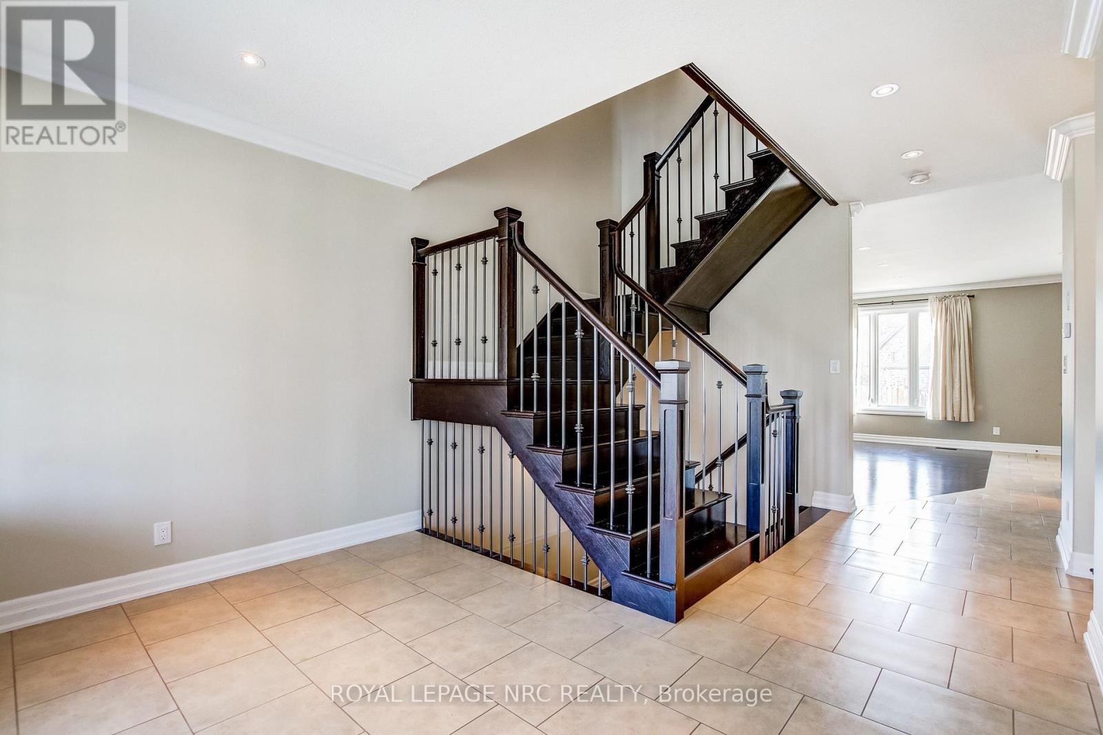 5784 Ironwood Street, Niagara Falls, Ontario  L2H 0G4 - Photo 3 - X13730666