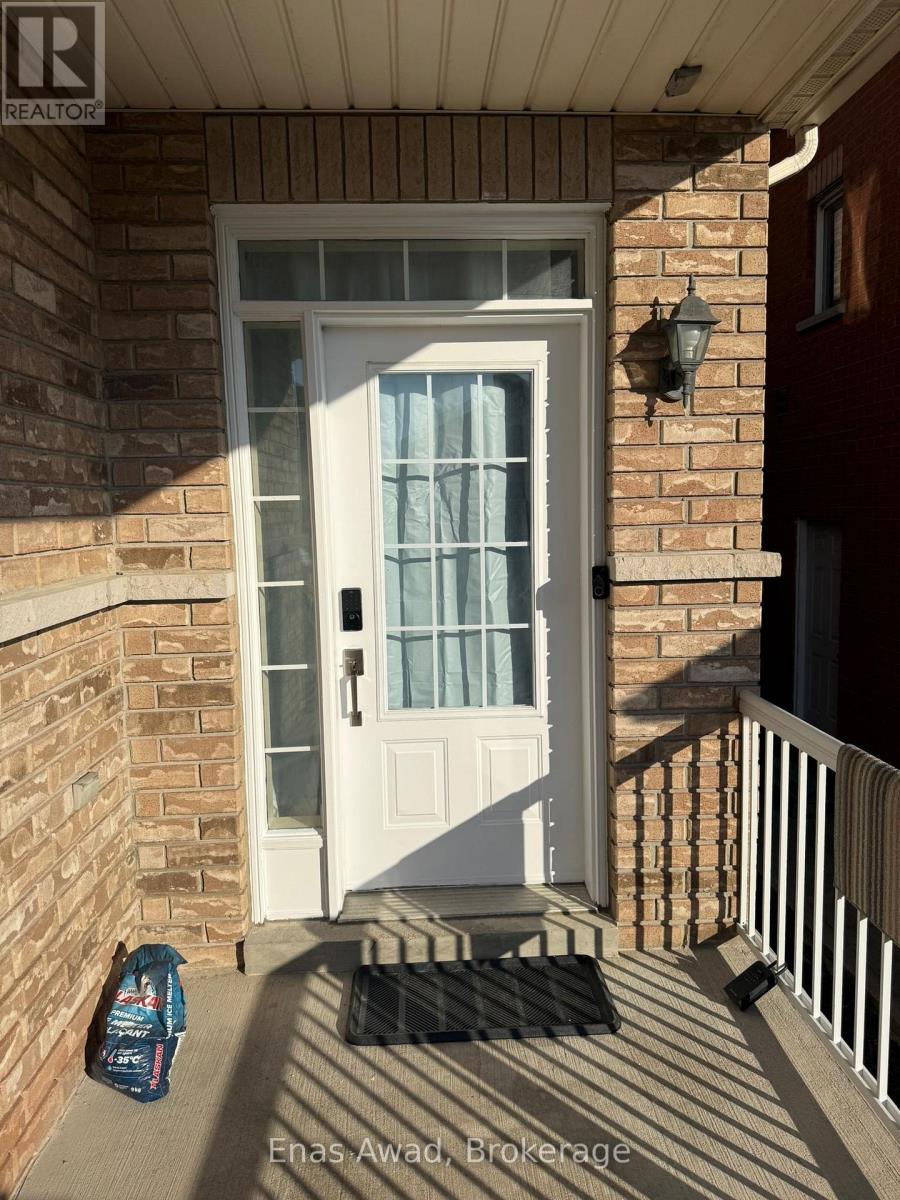 39 Palm Tree Road, Brampton, Ontario  L6V 4N5 - Photo 1 - W13731230