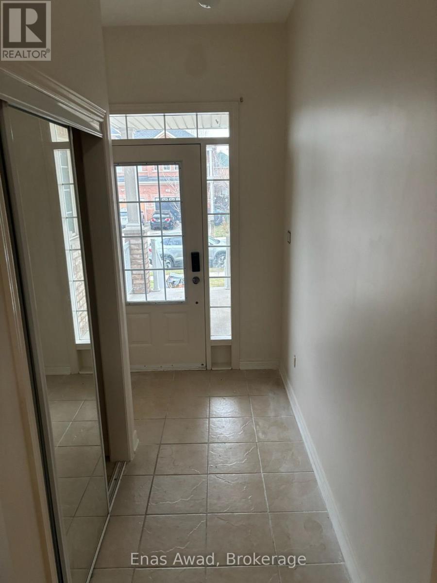 39 Palm Tree Road, Brampton, Ontario  L6V 4N5 - Photo 2 - W13731230