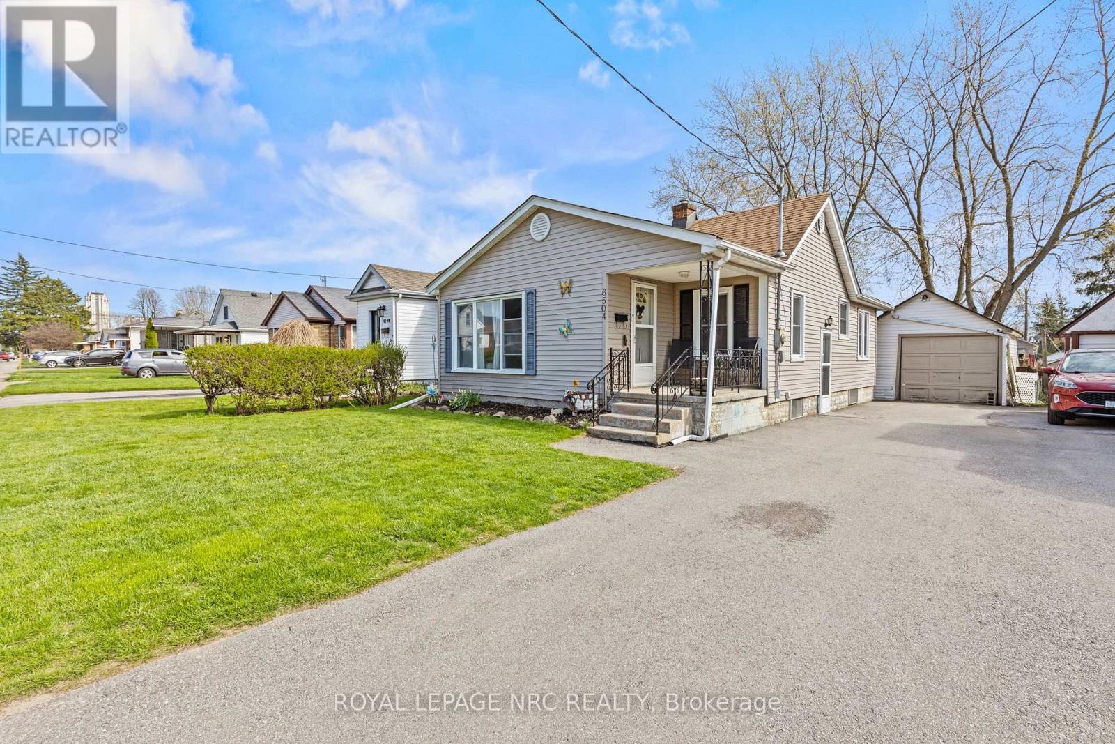 6504 Monroe Street, Niagara Falls, Ontario  L2G 2G8 - Photo 1 - X13733522