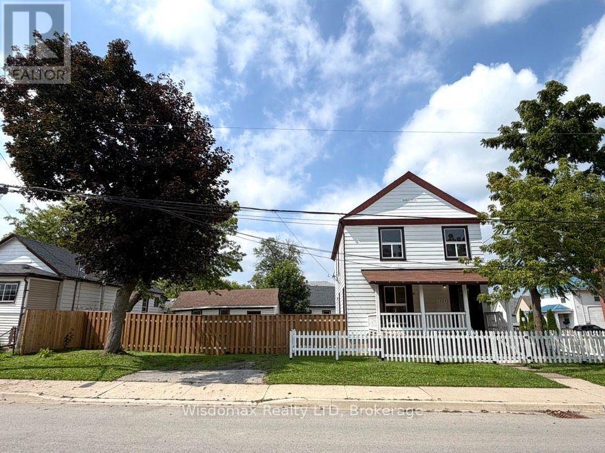 4731 Saint Lawrence Avenue, Niagara Falls, Ontario  L2E 3X8 - Photo 1 - X13733734