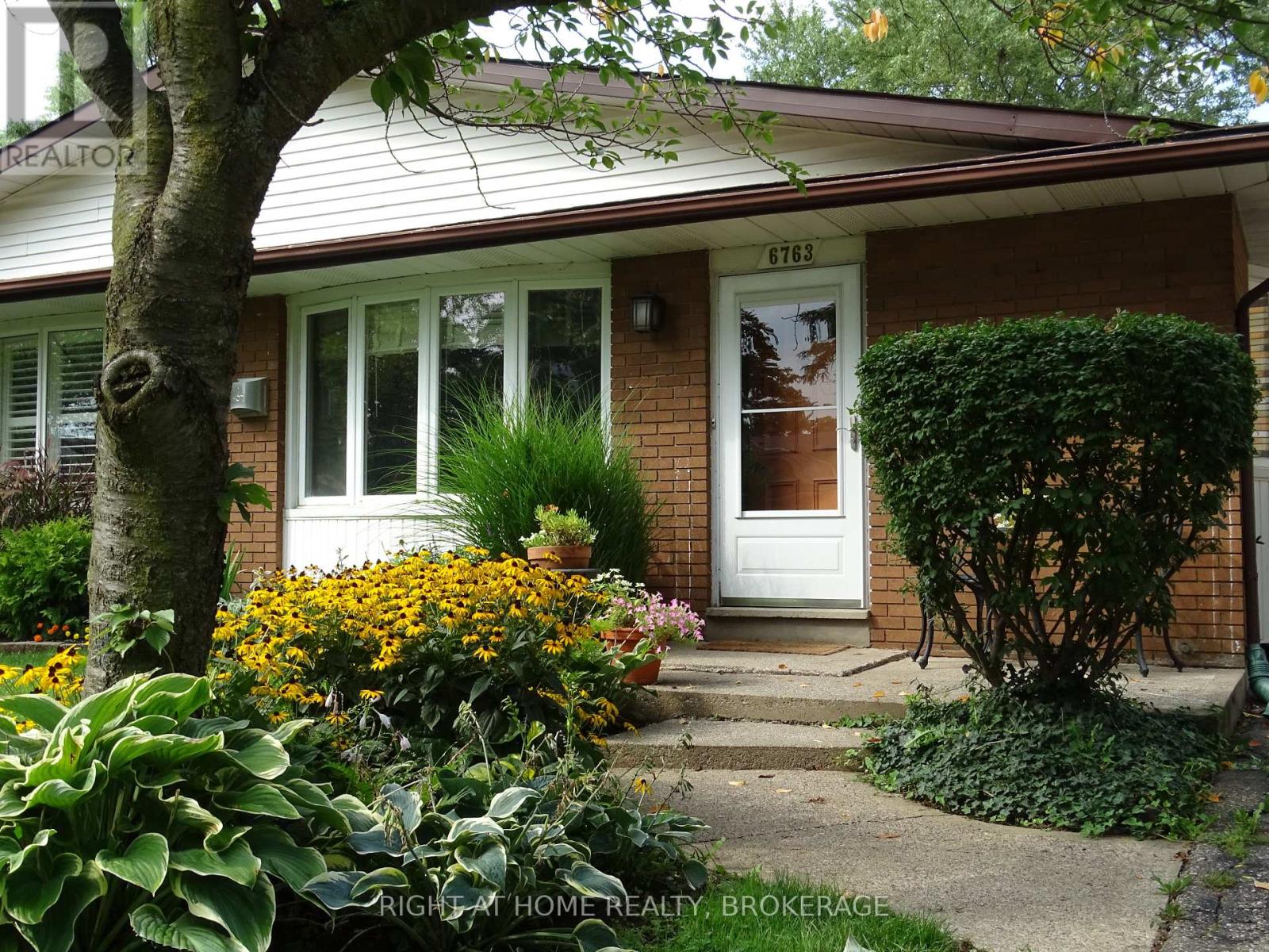 6763 Wilinger Street, Niagara Falls, Ontario  L2J 2B4 - Photo 1 - X13735284