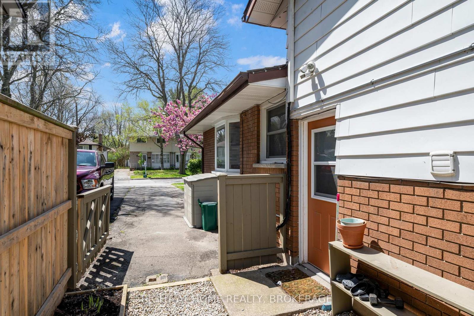 6763 Wilinger Street, Niagara Falls, Ontario  L2J 2B4 - Photo 32 - X13735284
