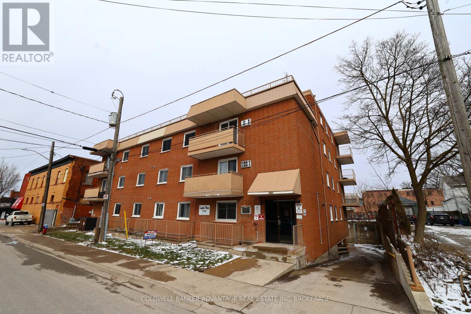 102 - 4692 Crysler Avenue, Niagara Falls, Ontario  L2E 3V8 - Photo 1 - X13735652