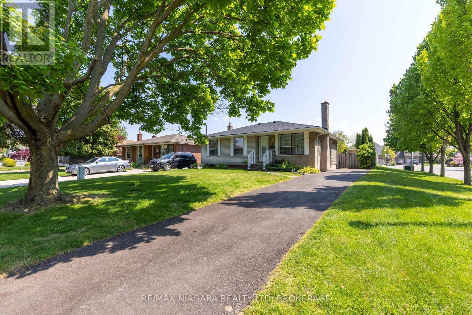 29 Granada Drive, St. Catharines, Ontario  L2N 2S4 - Photo 1 - X13736254