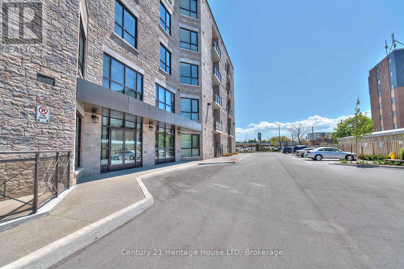 307 - 379 Scott Street, St. Catharines, Ontario  L2M 3W2 - Photo 3 - X13736590
