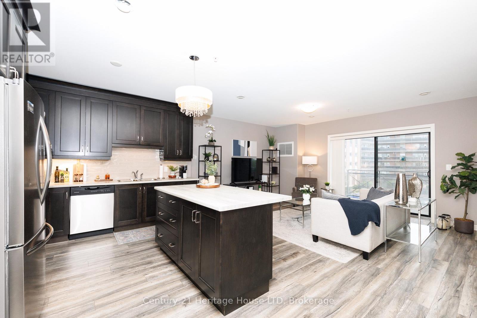 307 - 379 Scott Street, St. Catharines, Ontario  L2M 3W2 - Photo 4 - X13736590