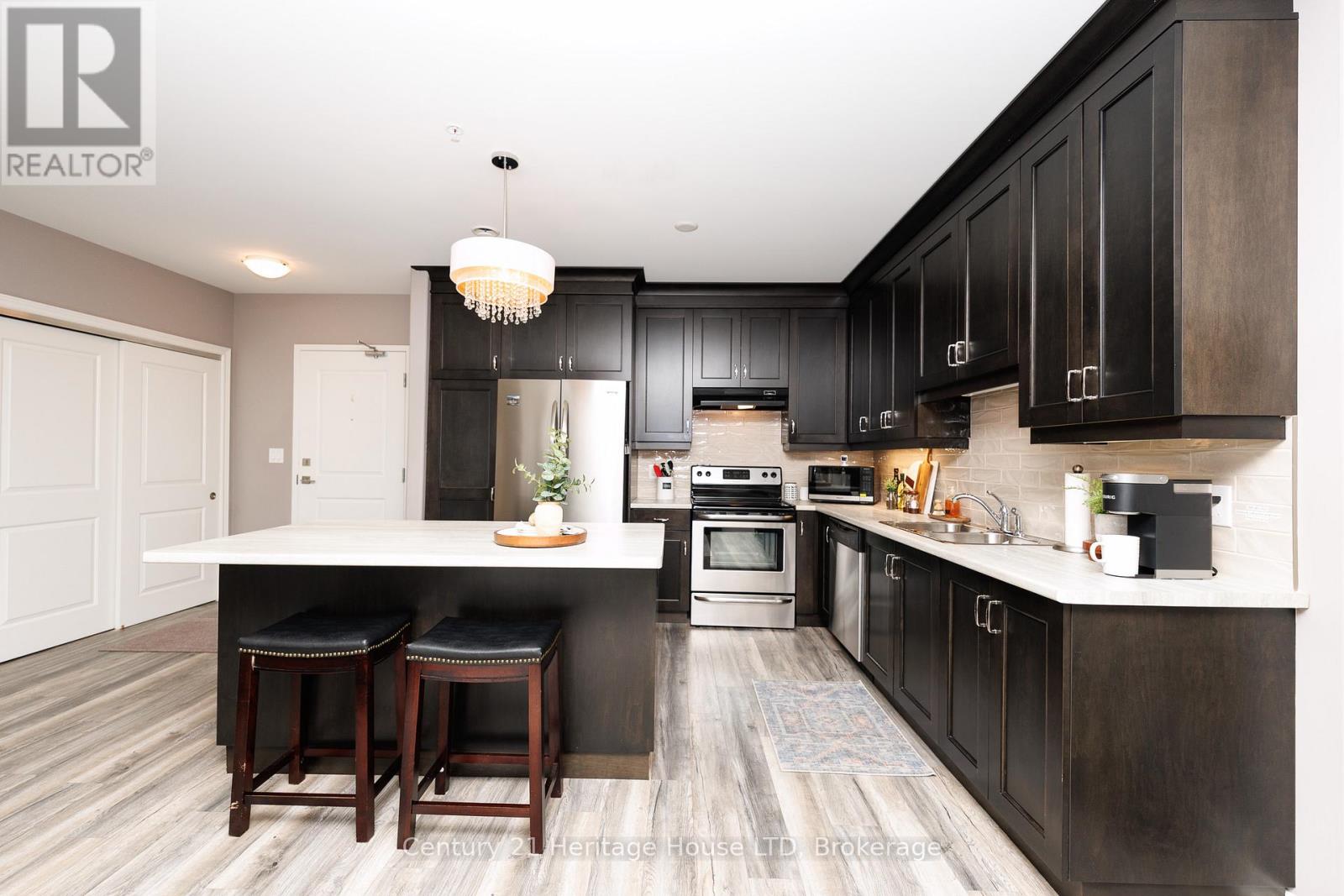 307 - 379 Scott Street, St. Catharines, Ontario  L2M 3W2 - Photo 6 - X13736590