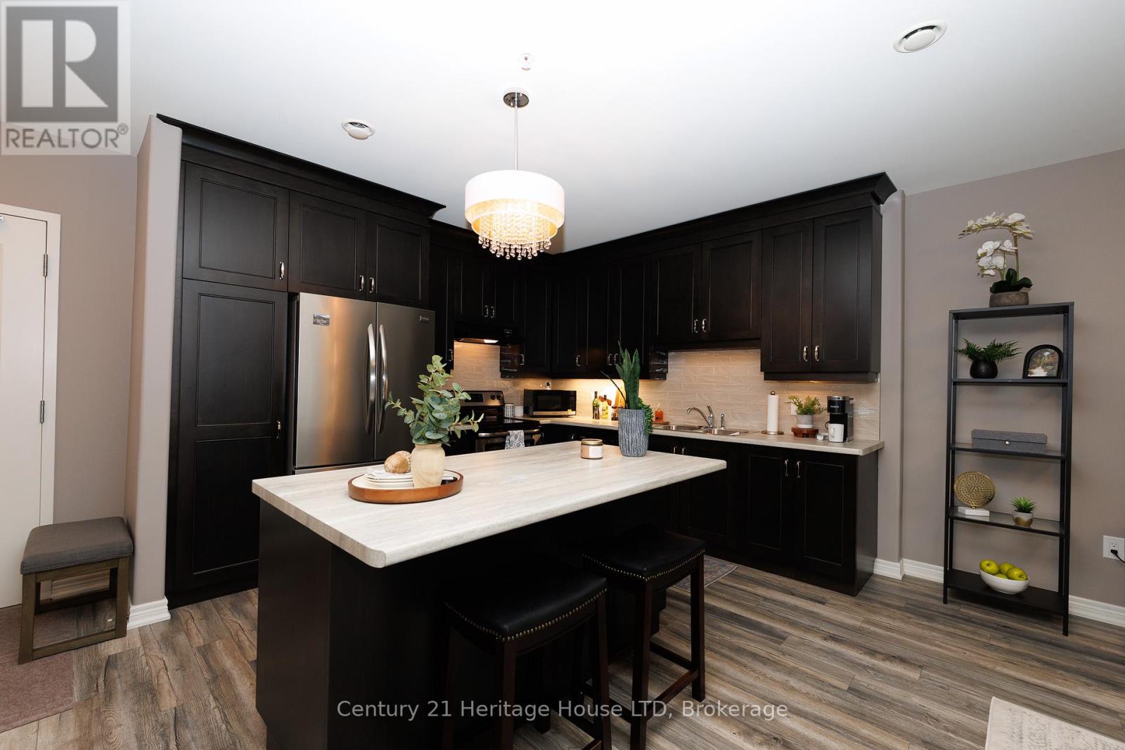 307 - 379 Scott Street, St. Catharines, Ontario  L2M 3W2 - Photo 7 - X13736590