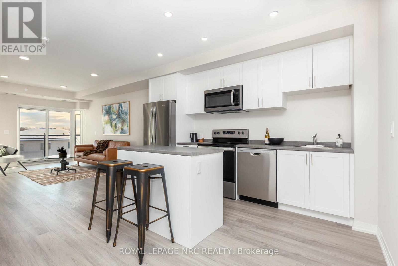 Up46 - 50 Herrick Avenue, St. Catharines, Ontario  L2P 2T9 - Photo 1 - X13736964