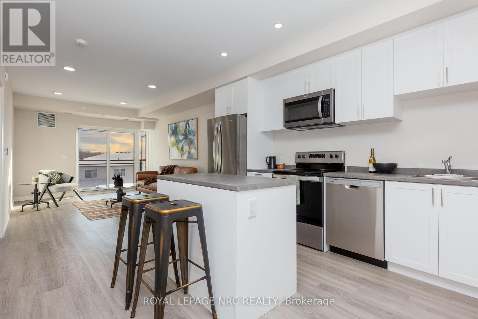 Up46 - 50 Herrick Avenue, St. Catharines, Ontario  L2P 2T9 - Photo 2 - X13736964