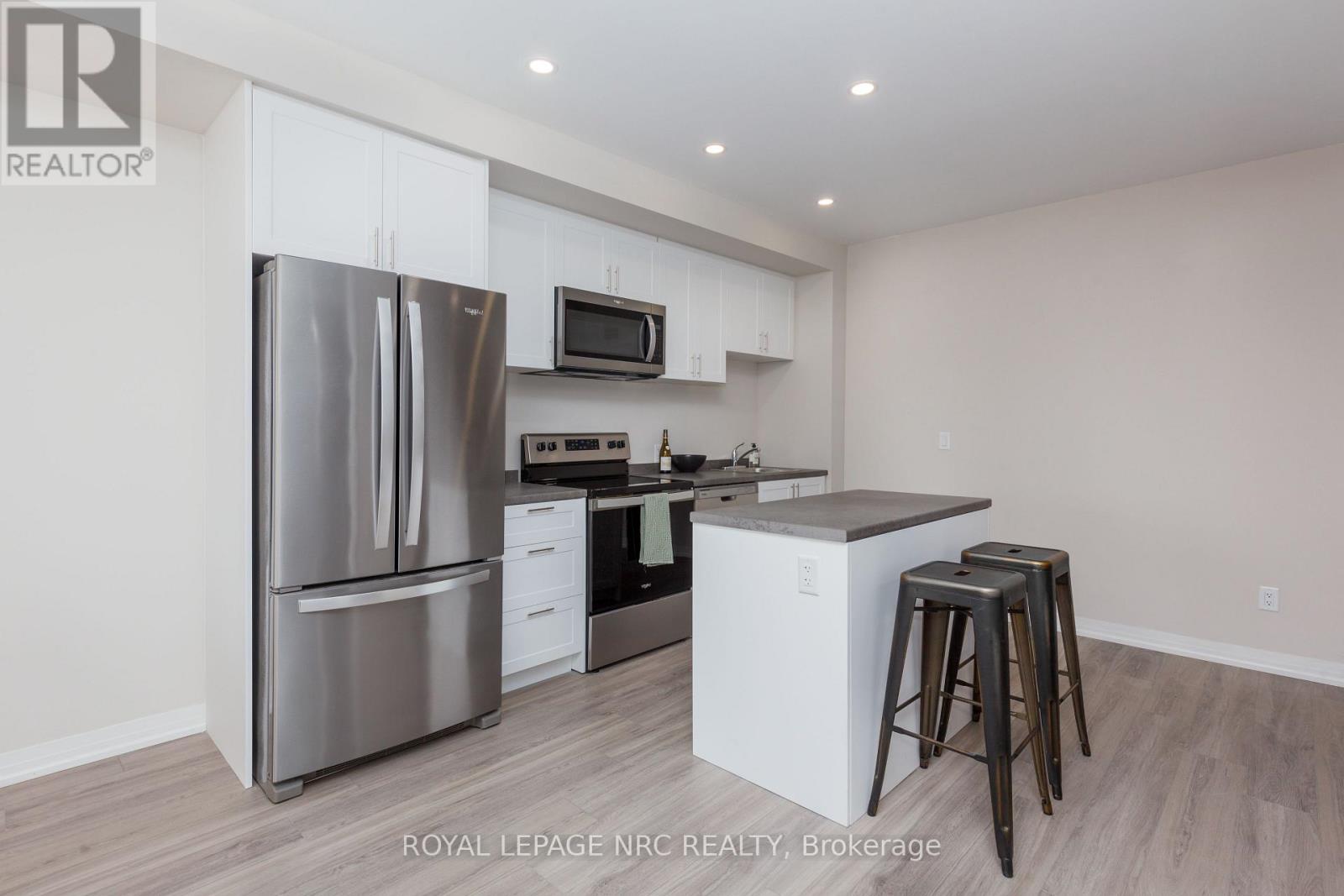 Up46 - 50 Herrick Avenue, St. Catharines, Ontario  L2P 2T9 - Photo 4 - X13736964