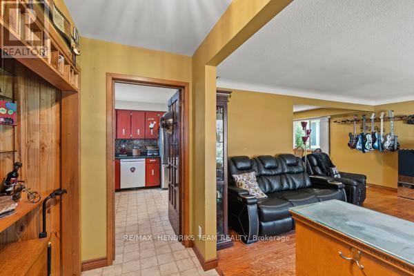 33 Meadowbrook Crescent, St. Catharines, Ontario  L2M 7G8 - Photo 6 - X13737302