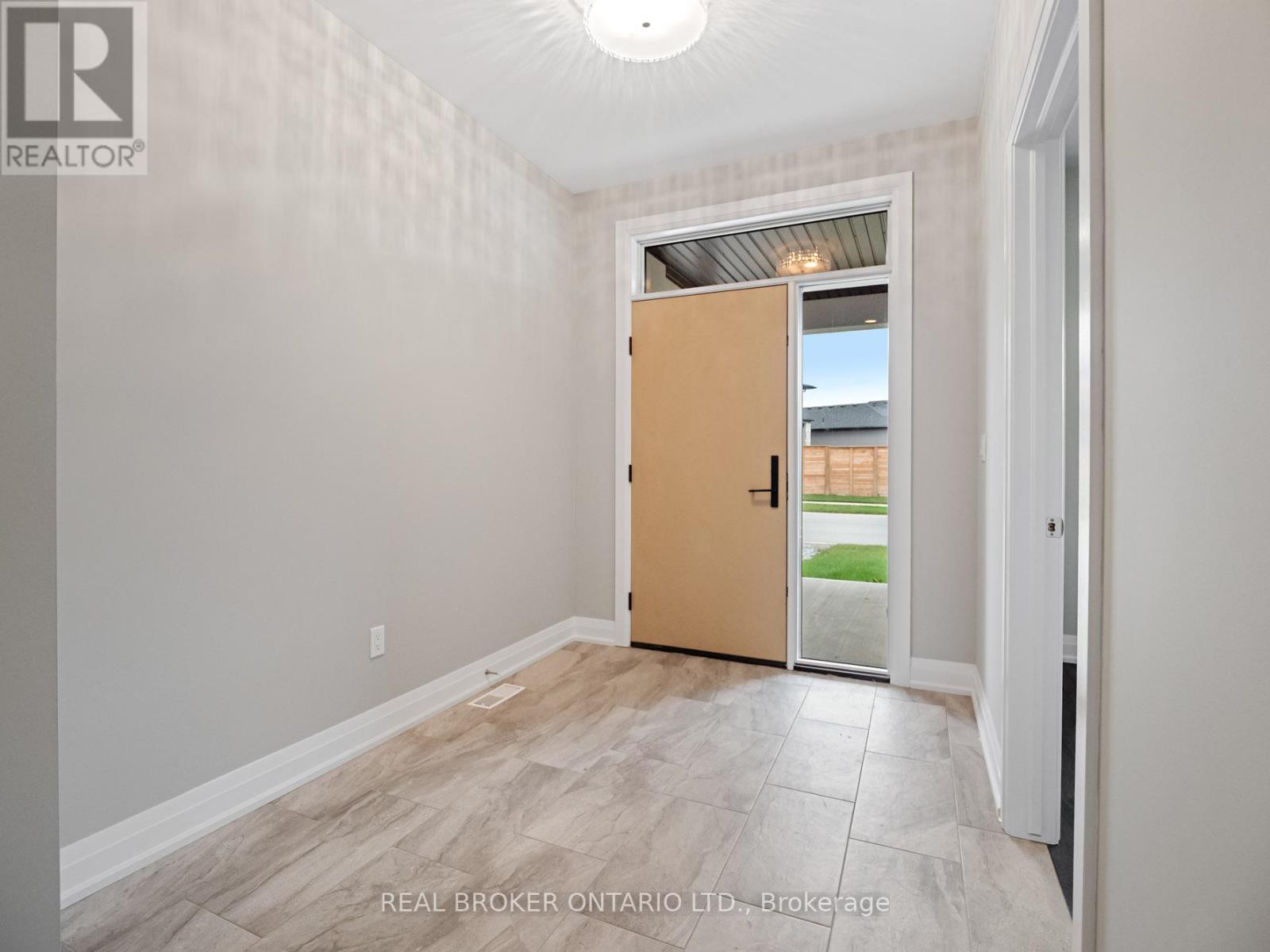 149 Willowbrook Drive, Welland, Ontario  L3C 0G2 - Photo 4 - X13737962