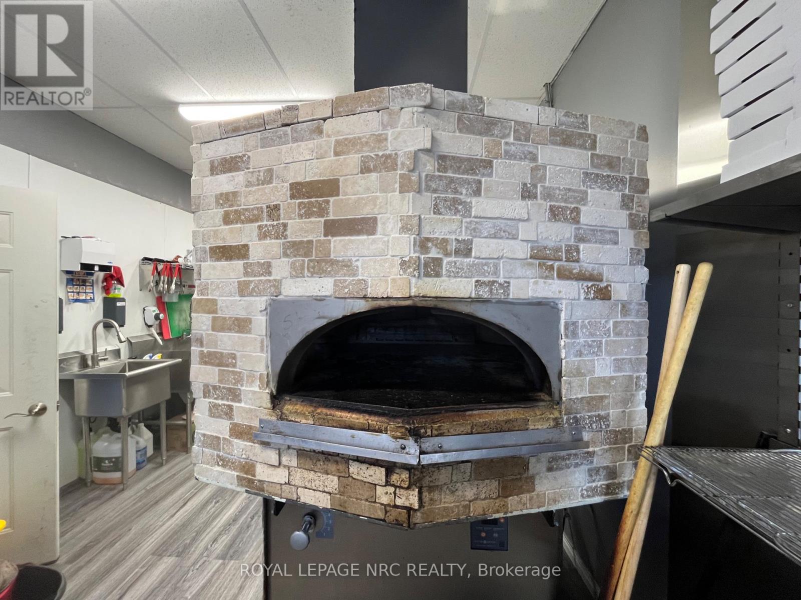 Unit# 6 - 191 Welland Avenue, St. Catharines, Ontario  L2R 2P2 - Photo 13 - X13738146