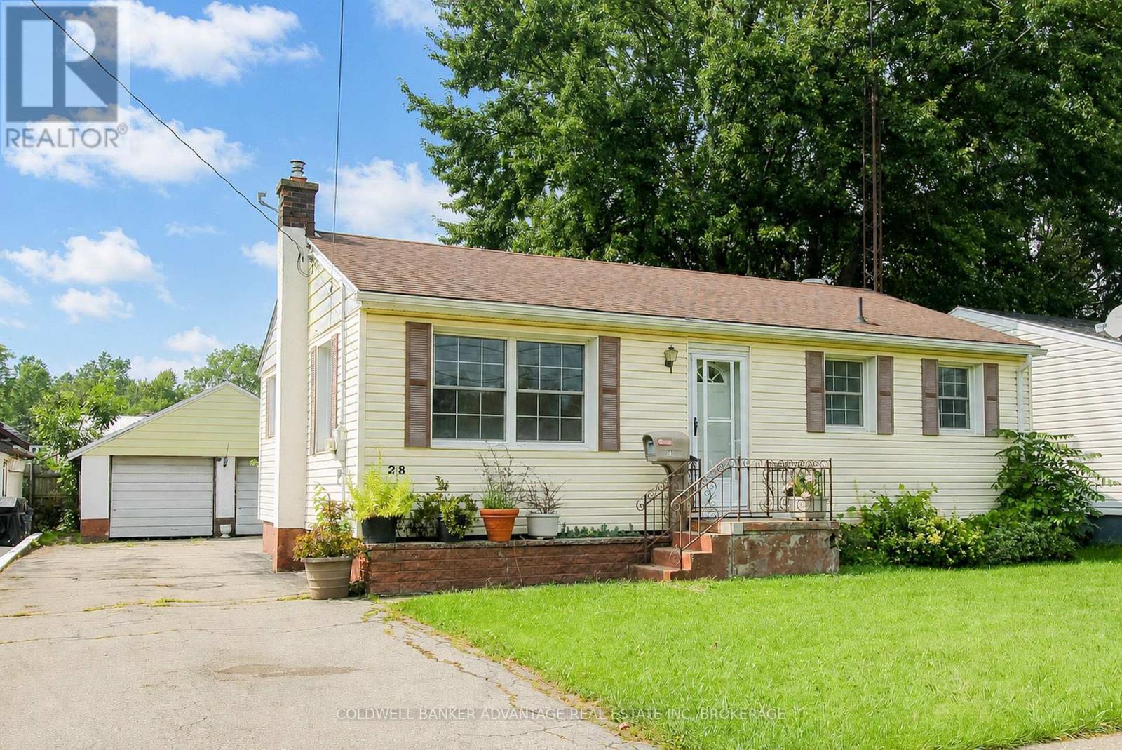 28 Marshall Avenue, Welland, Ontario  L3C 2N2 - Photo 3 - X13738298
