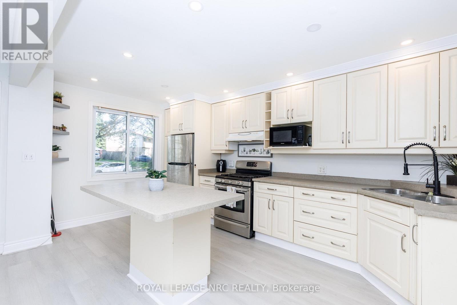 6562 Harmony Avenue, Niagara Falls, Ontario  L2H 1Z4 - Photo 4 - X13738664