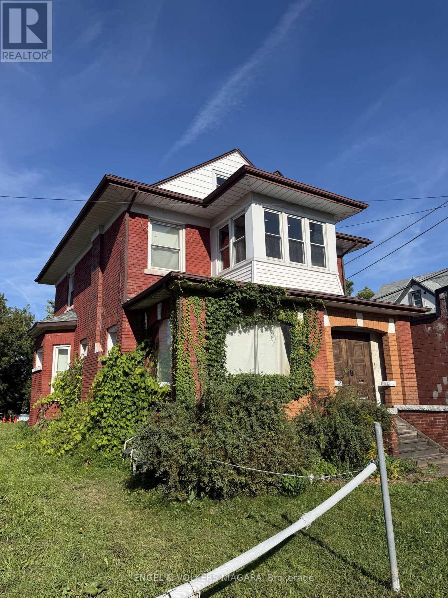 4689 Crysler Avenue, Niagara Falls, Ontario  L2E 3V7 - Photo 1 - X13739304