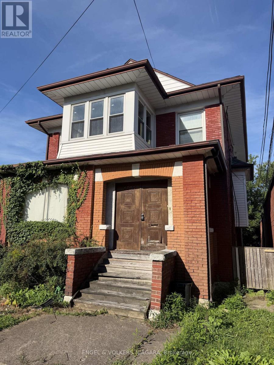 4689 Crysler Avenue, Niagara Falls, Ontario  L2E 3V7 - Photo 2 - X13739304