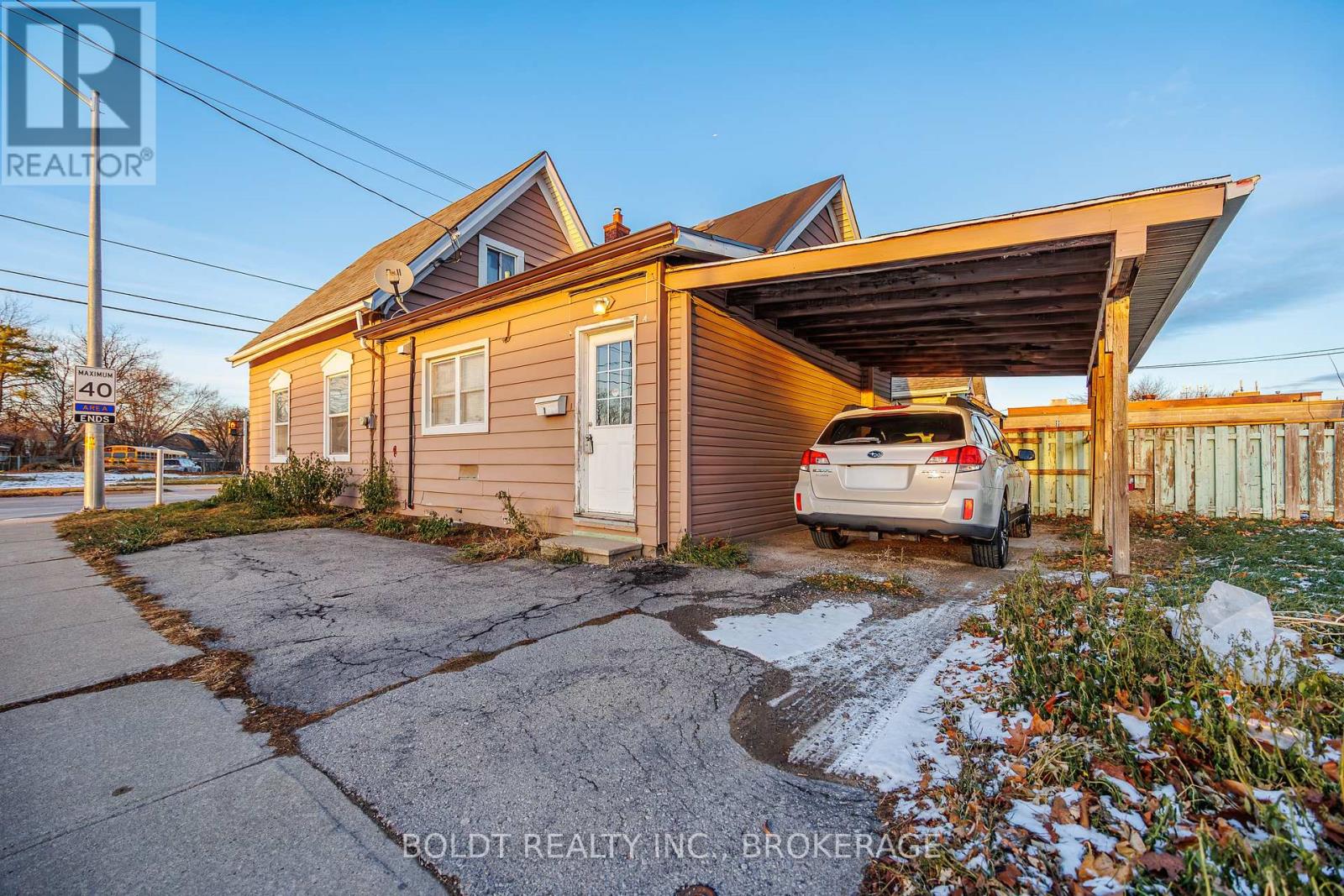 132 Welland Avenue, St. Catharines, Ontario  L2R 2N6 - Photo 3 - X13739680