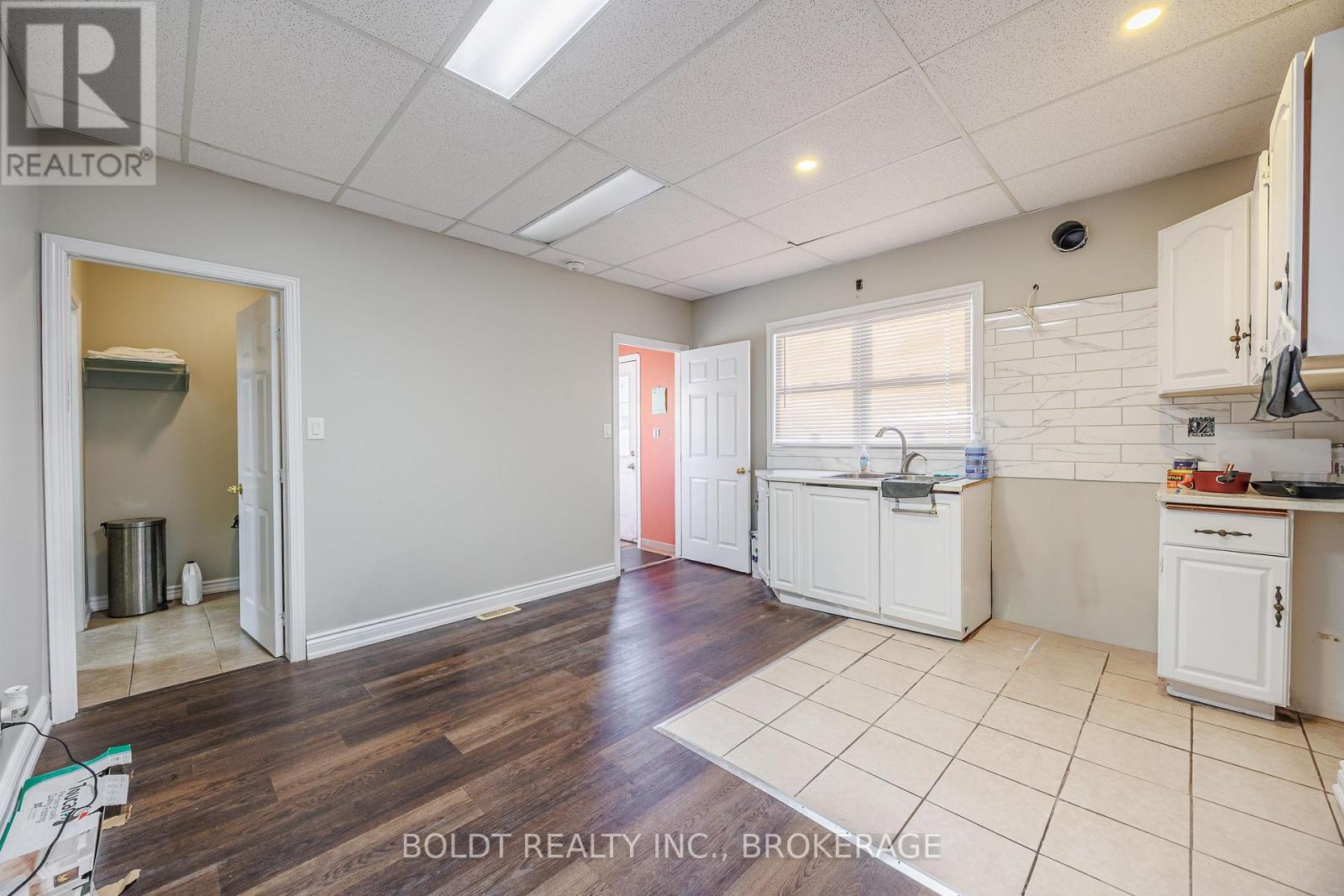 132 Welland Avenue, St. Catharines, Ontario  L2R 2N6 - Photo 4 - X13739680