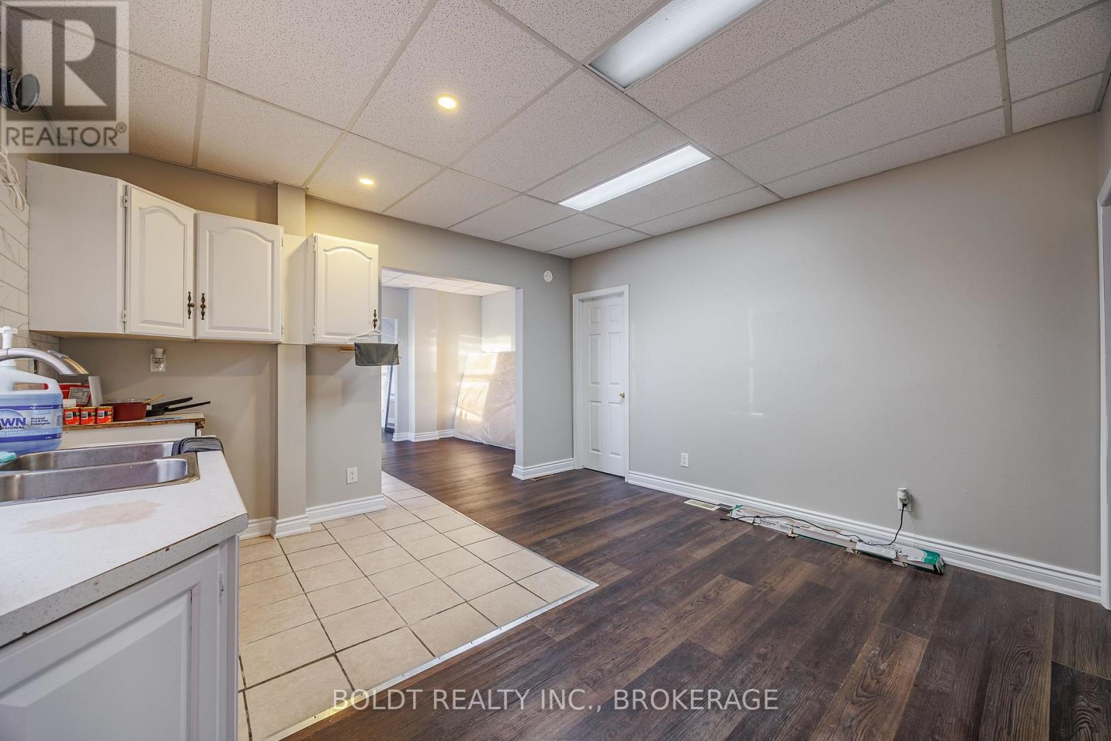 132 Welland Avenue, St. Catharines, Ontario  L2R 2N6 - Photo 5 - X13739680