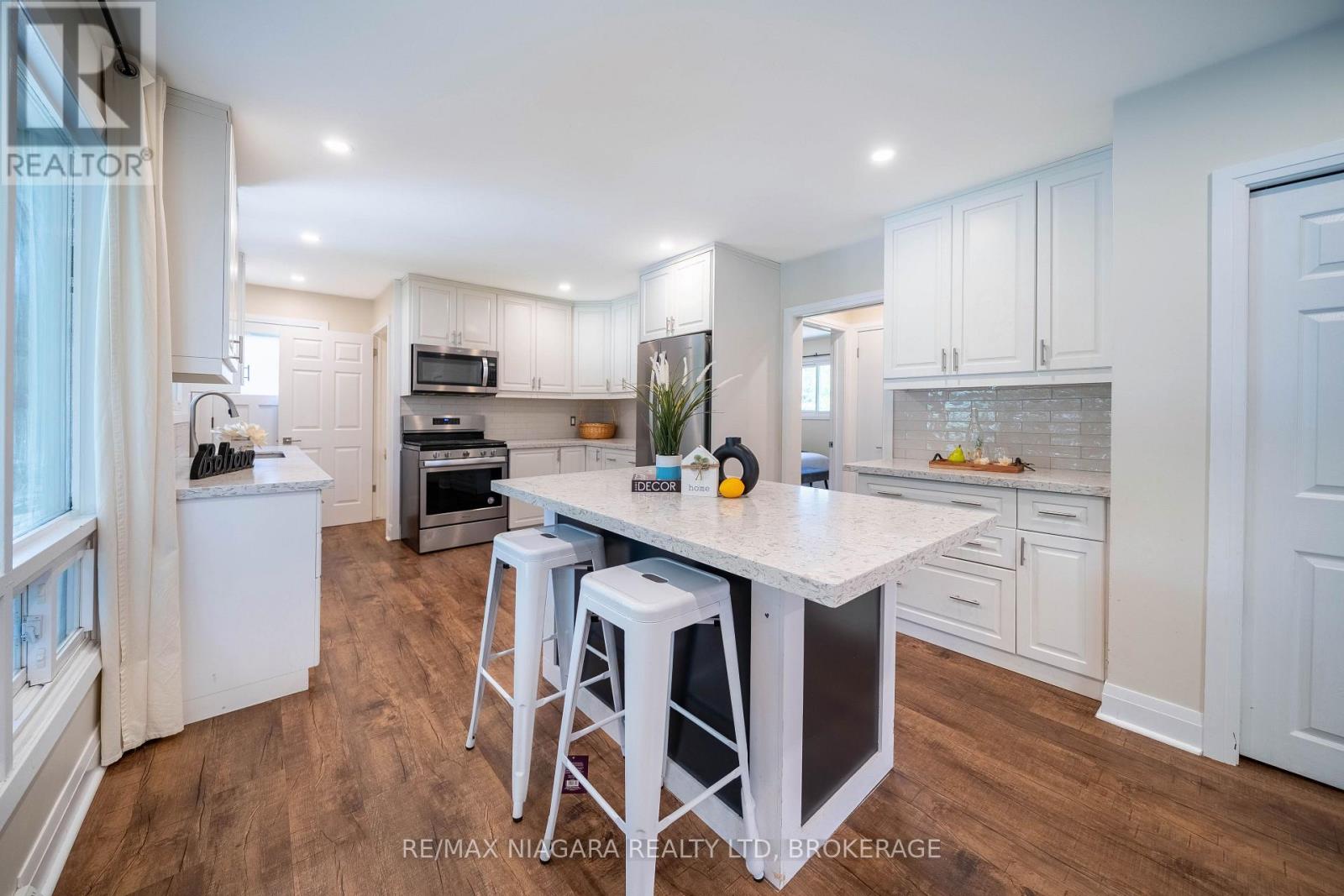 15 Springbank Drive, St. Catharines, Ontario  L2S 2K1 - Photo 8 - X13741816