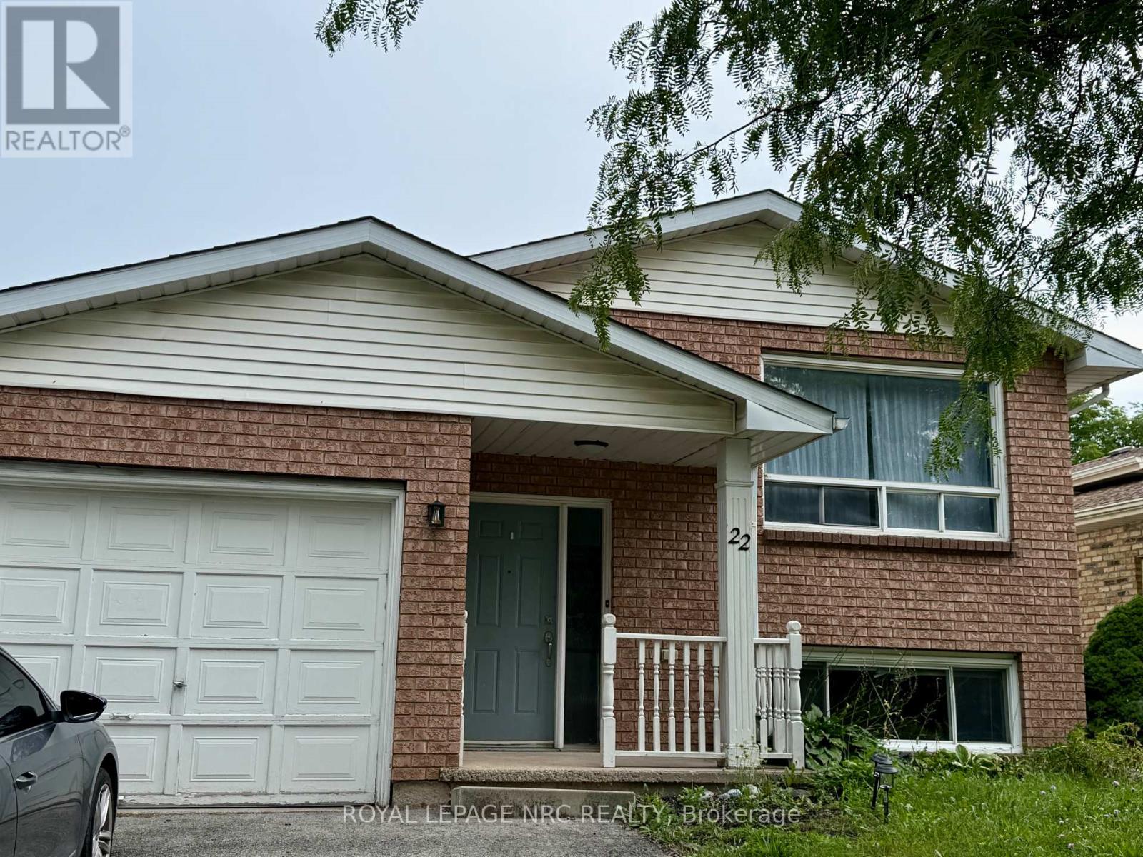 22 Ravine Road, St. Catharines, Ontario  L2P 3A7 - Photo 1 - X13742652