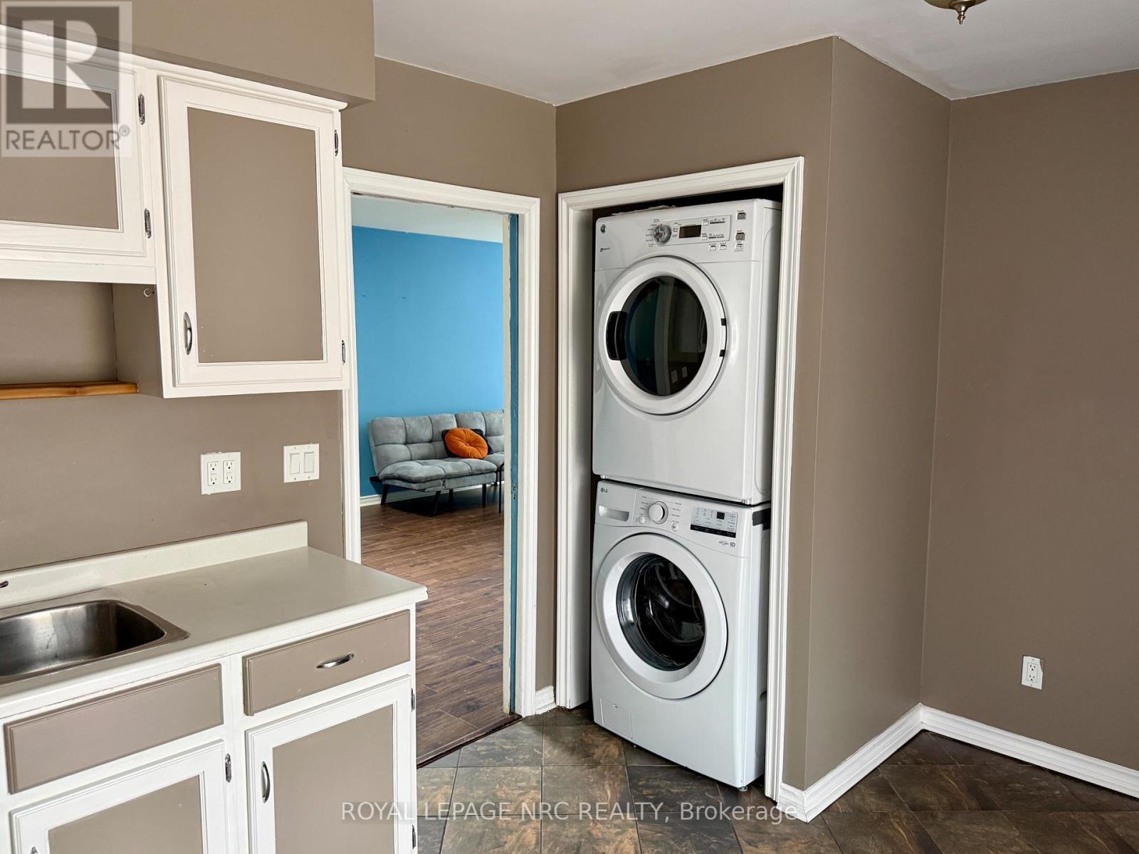 22 Ravine Road, St. Catharines, Ontario  L2P 3A7 - Photo 5 - X13742652