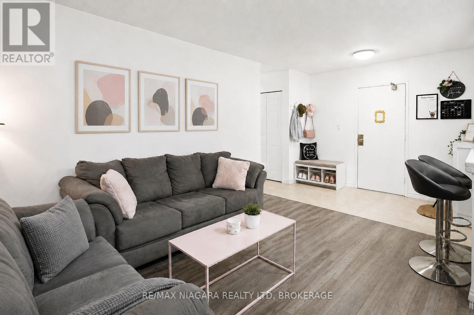 308 - 264 Oakdale Avenue, St. Catharines, Ontario  L2P 2K4 - Photo 2 - X13743472