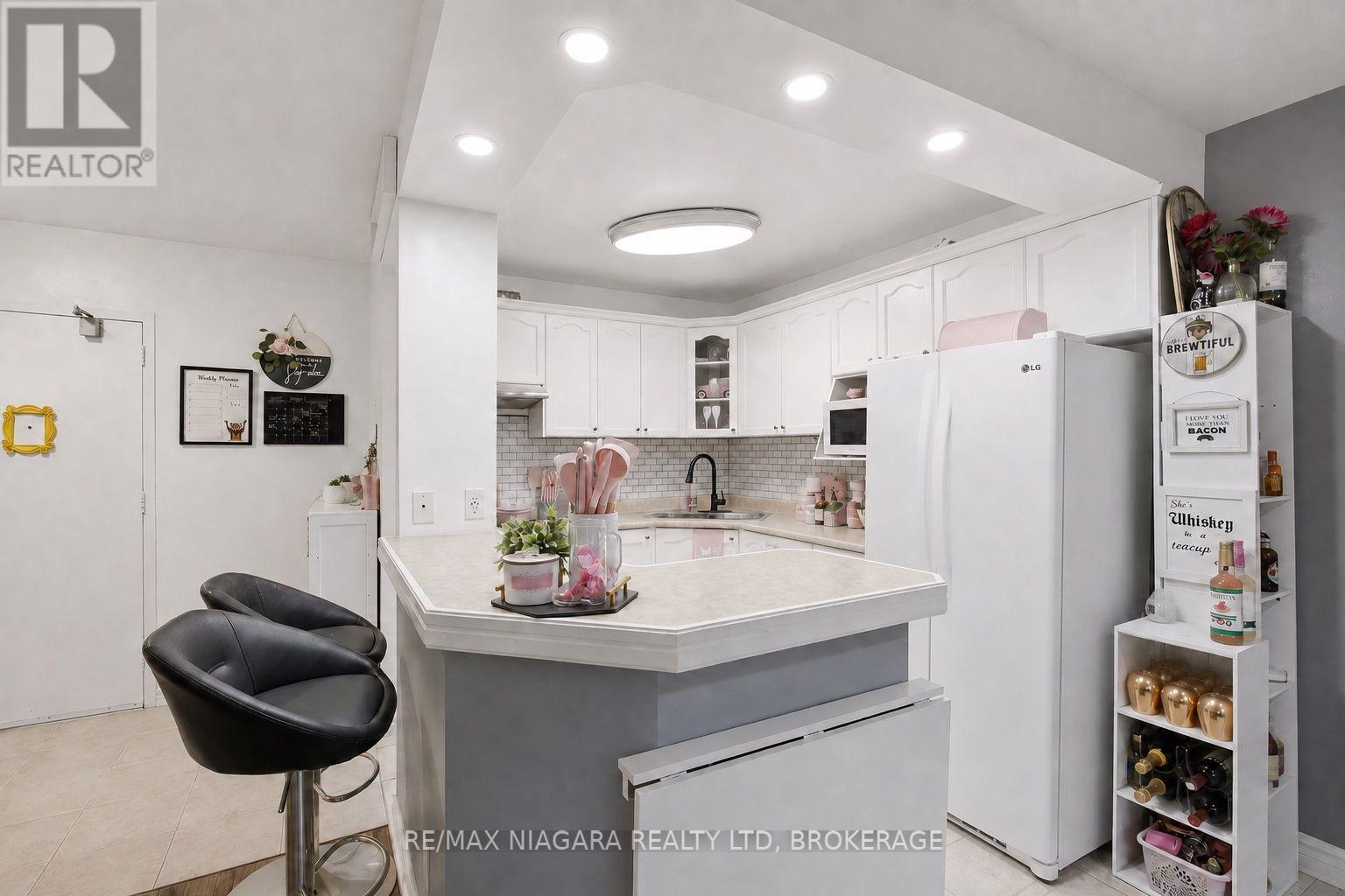 308 - 264 Oakdale Avenue, St. Catharines, Ontario  L2P 2K4 - Photo 6 - X13743472