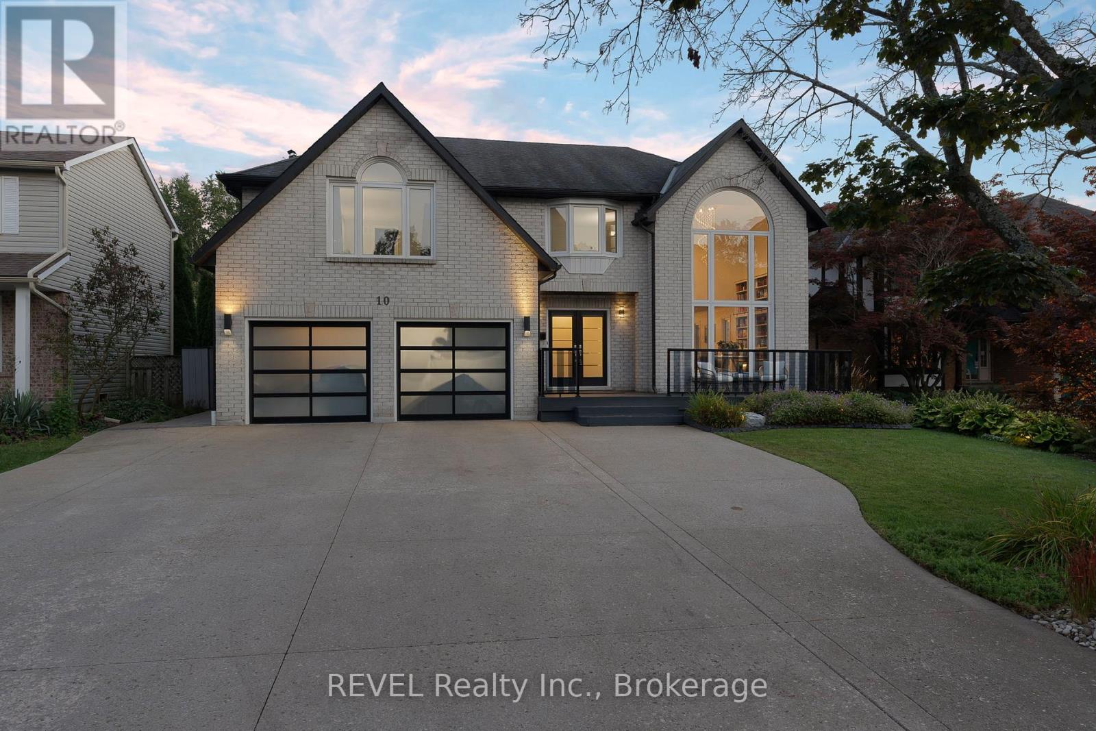 10 Meadowbrook Lane, Pelham, Ontario  L0S 1E4 - Photo 2 - X13743948