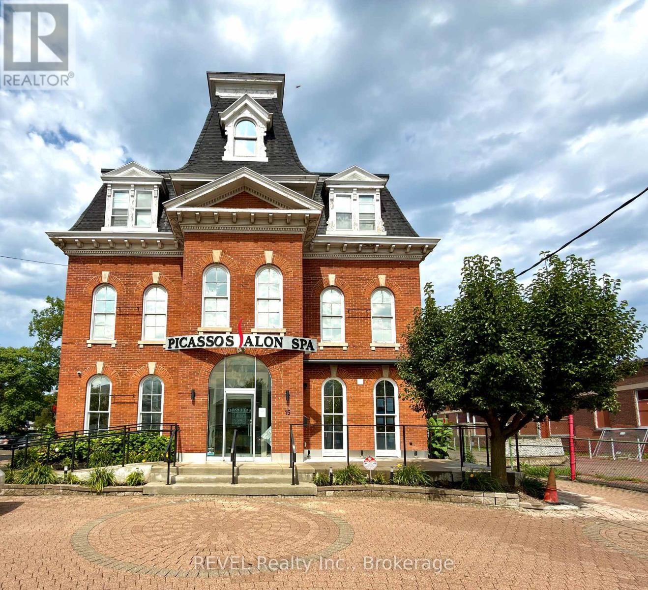 15 Welland Avenue, St. Catharines, Ontario  L2R 2M1 - Photo 6 - X13744516
