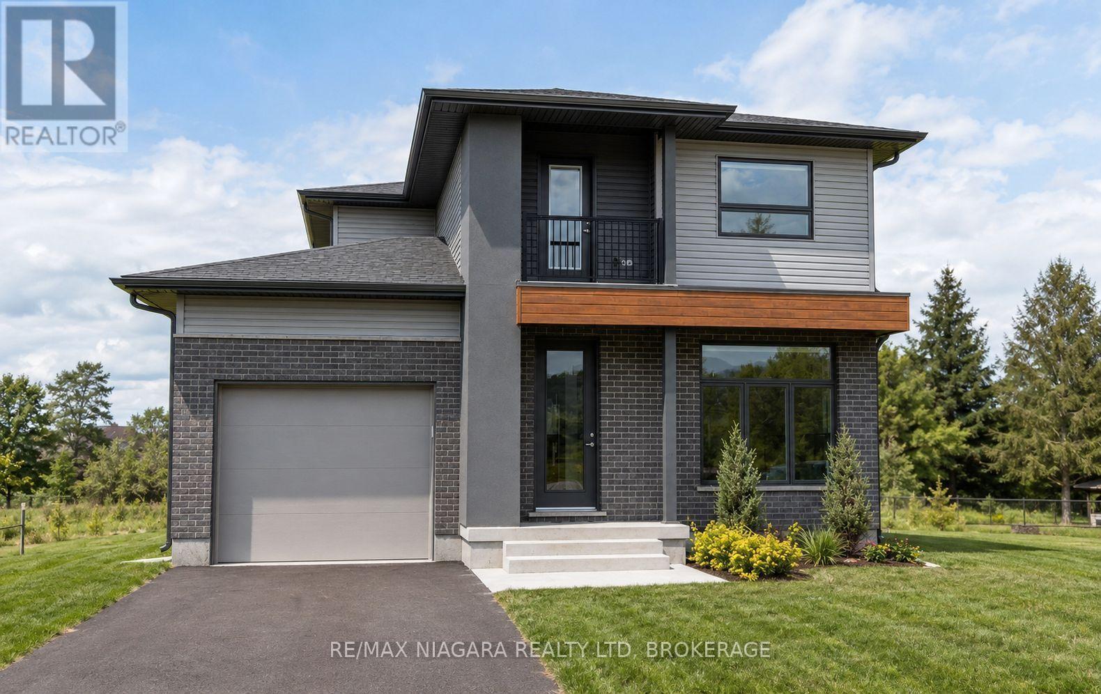 218 Wellandvale Road, Welland, Ontario  L3C 7C7 - Photo 2 - X13744718