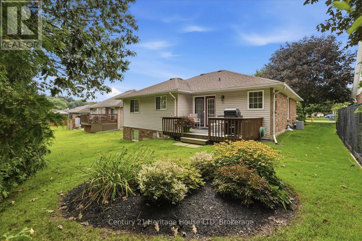 17 Oakridge Boulevard, Pelham, Ontario  L0S 1E5 - Photo 44 - X13744724