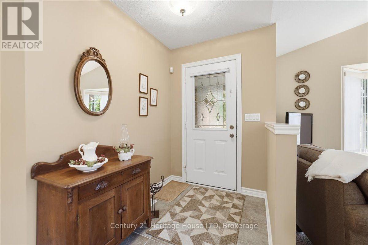 17 Oakridge Boulevard, Pelham, Ontario  L0S 1E5 - Photo 6 - X13744724
