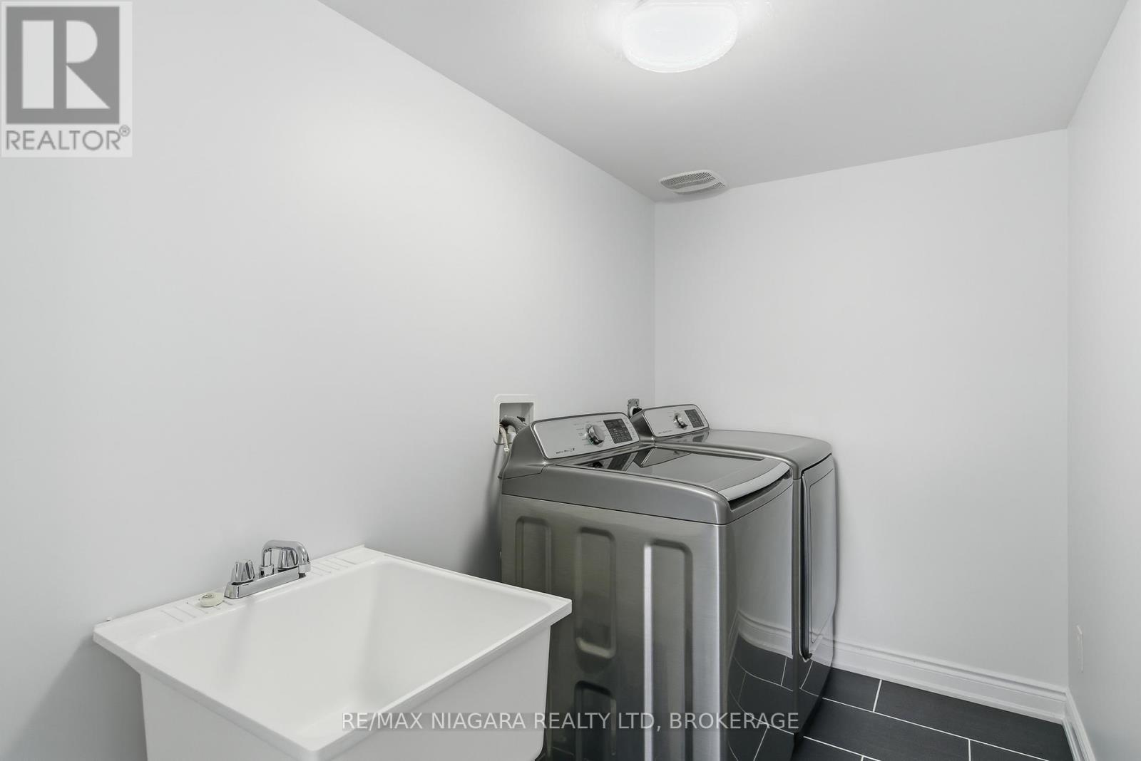8139 Buckeye Crescent, Niagara Falls, Ontario  L2H 2Y6 - Photo 15 - X13744790