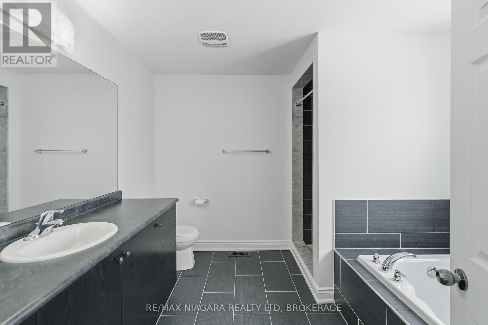 8139 Buckeye Crescent, Niagara Falls, Ontario  L2H 2Y6 - Photo 33 - X13744790