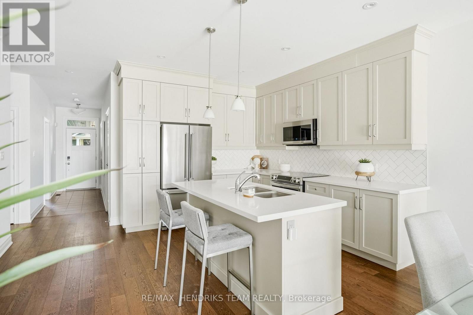 13 Turbinia Court, Grimsby, Ontario  L3M 0H8 - Photo 12 - X13744896