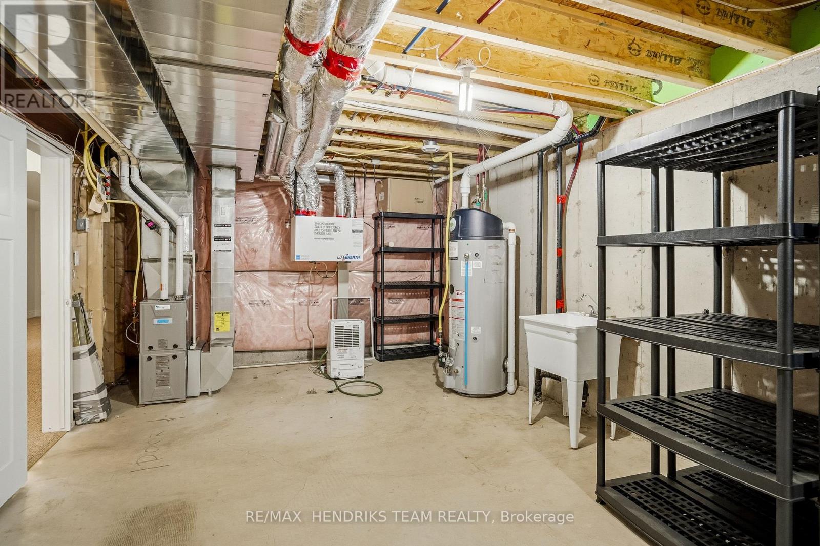 13 Turbinia Court, Grimsby, Ontario  L3M 0H8 - Photo 31 - X13744896