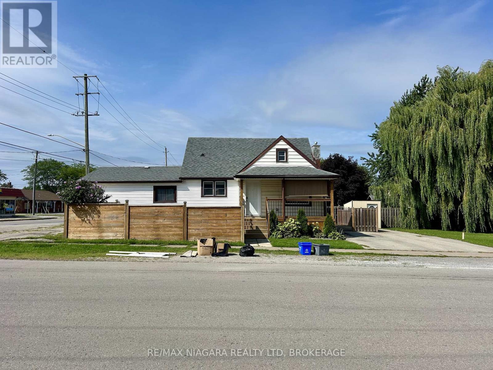 130 Killaly Street E, Port Colborne, Ontario  L3K 1N6 - Photo 3 - X13745678