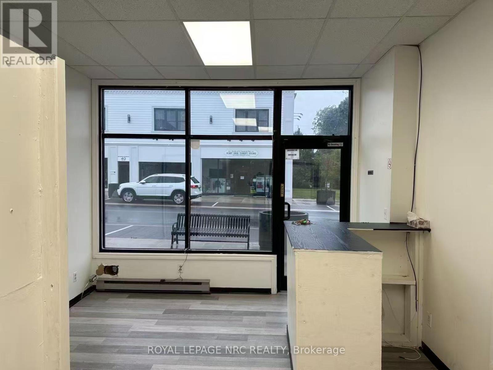 A - 35 Jarvis Street, Fort Erie, Ontario  L2A 2S3 - Photo 3 - X13745860
