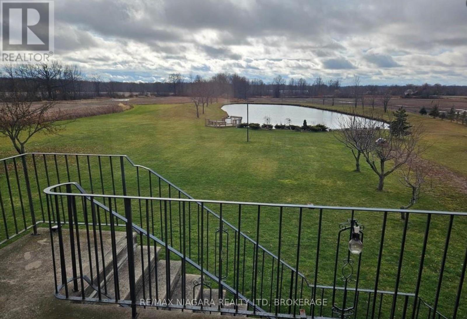 Upper - 1010 Foss Road, Pelham, Ontario  L0S 1C0 - Photo 1 - X13746586