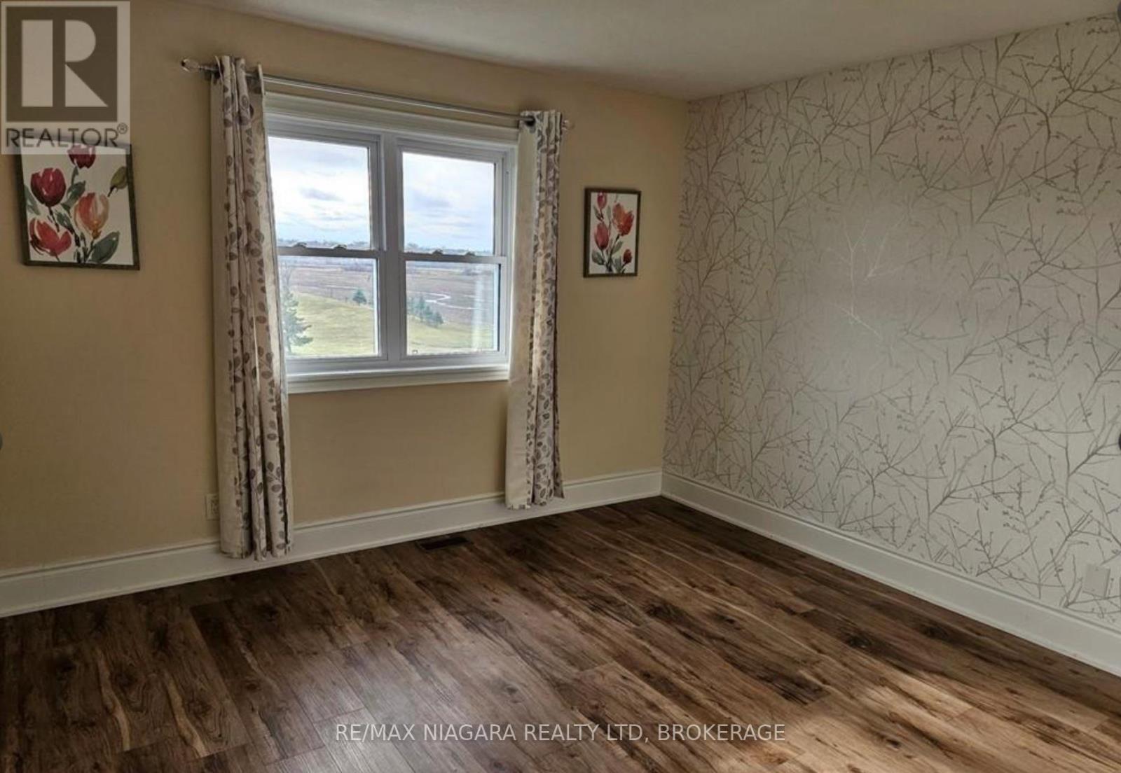 Upper - 1010 Foss Road, Pelham, Ontario  L0S 1C0 - Photo 8 - X13746586