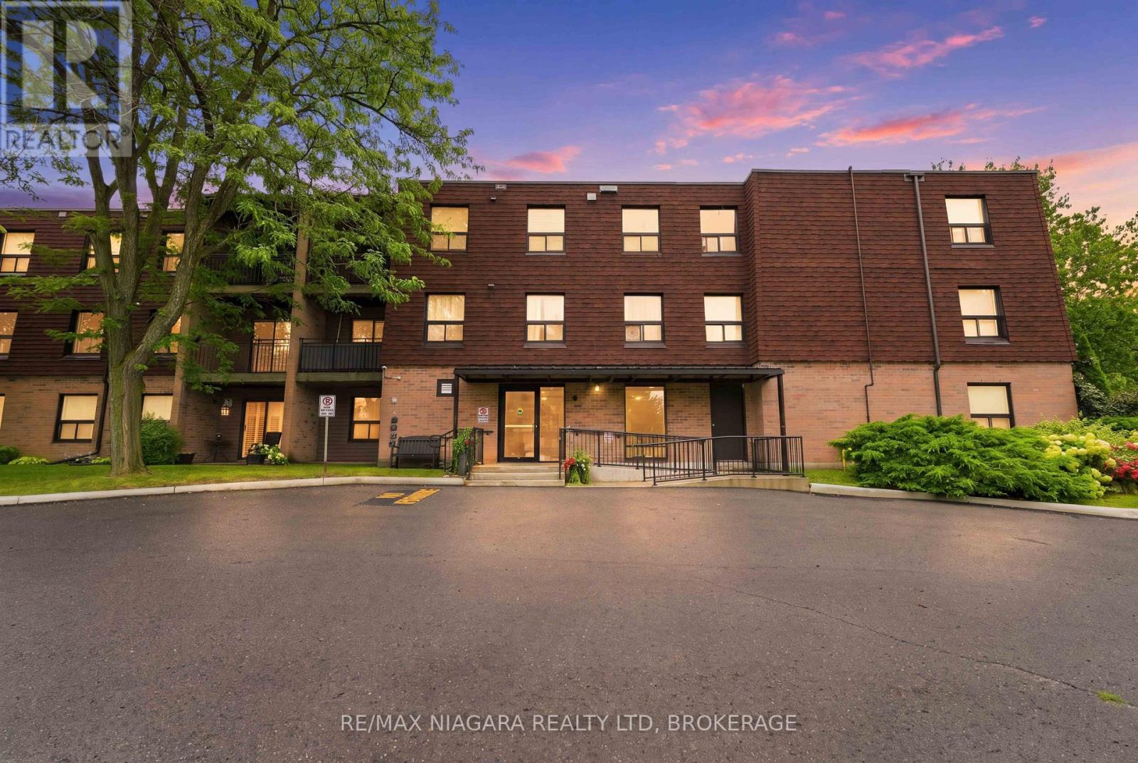 313 - 4209 Hixon Street, Lincoln, Ontario  L3J 0K2 - Photo 1 - X13748872