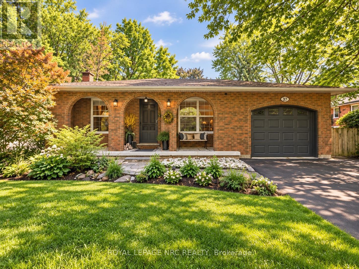 37 Spruceside Crescent, Pelham, Ontario  L3E 0G1 - Photo 1 - X13749364
